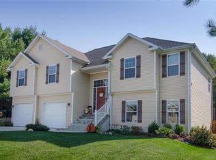 4708 Brookstone Dr, Saint Joseph, MO 64507