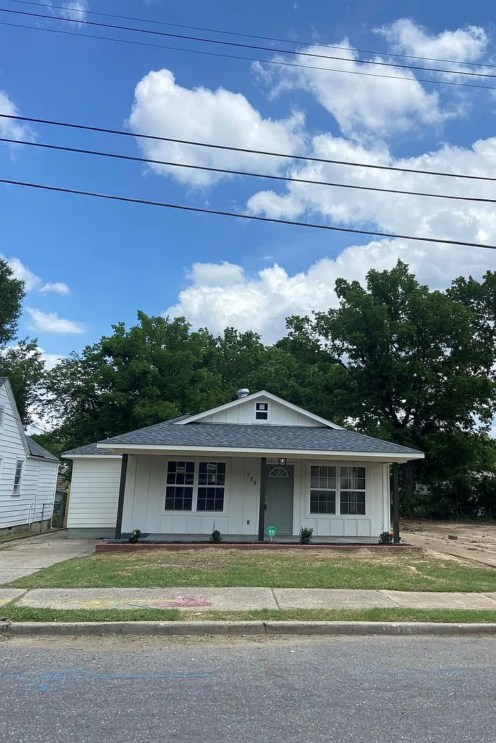 788 N Merton Street Memphis, TN 38112 — Photo 1