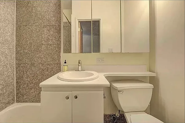 Rented by Bond New York | media 8