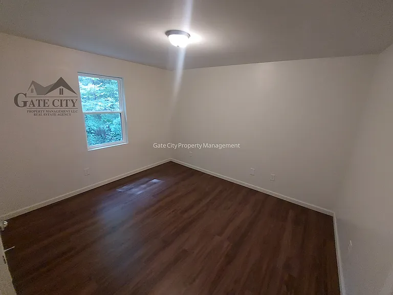 427 S Main St #9 — Photo 11