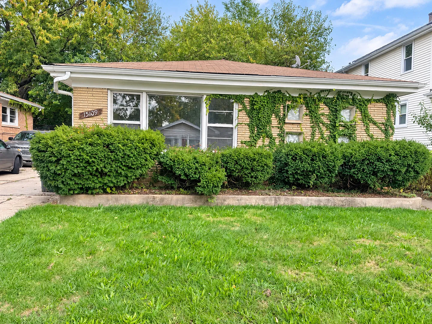 5 bed, 2.5 bath, 1350 sqft, $3,000 — Photo 2