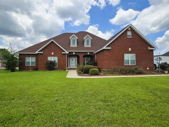 305 Hathersage Dr, Kathleen, GA 31047