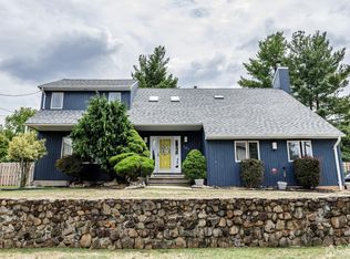 121 W Hill Rd, Colonia, NJ 07067