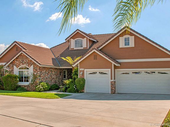 2nd image of 2069 Heights Ct