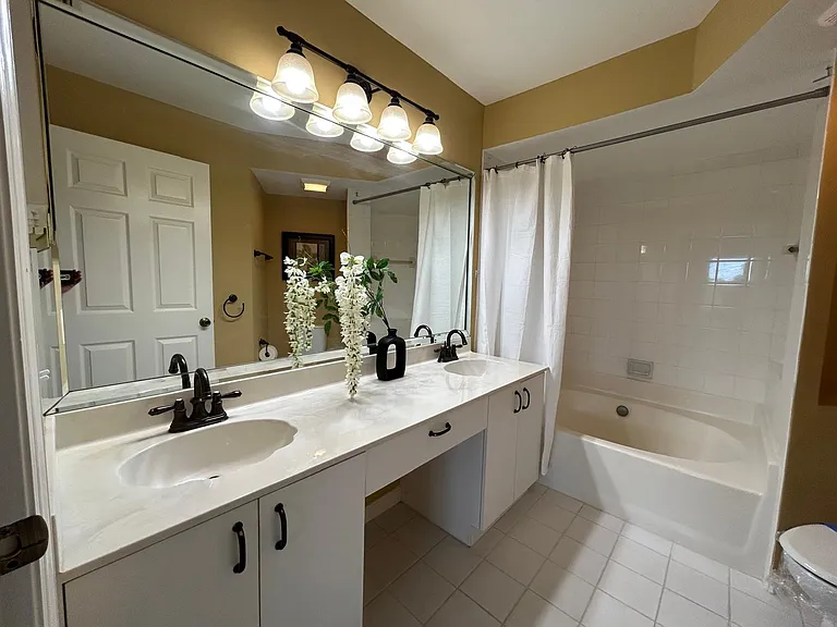 992 Woodshire Ln #D301 — Photo 14