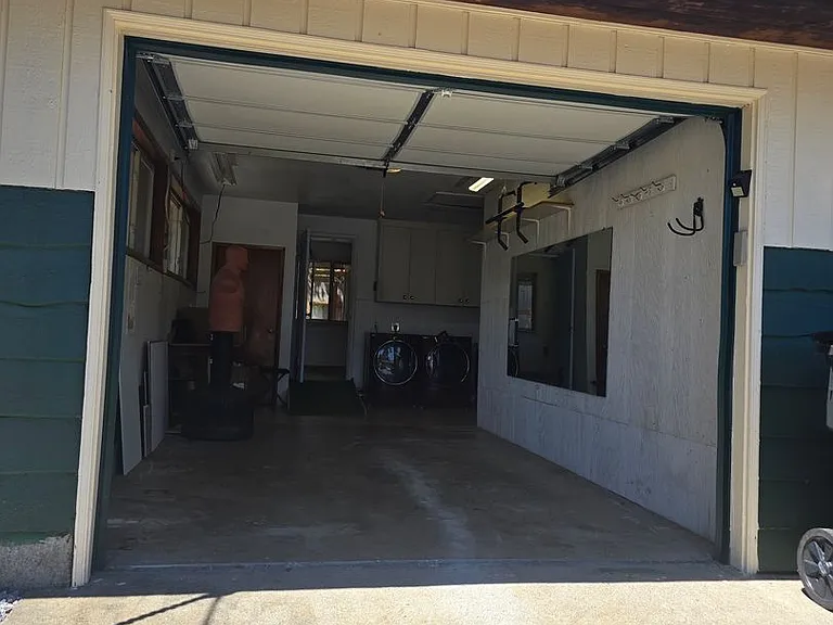1012 N Villard St — Photo 31
