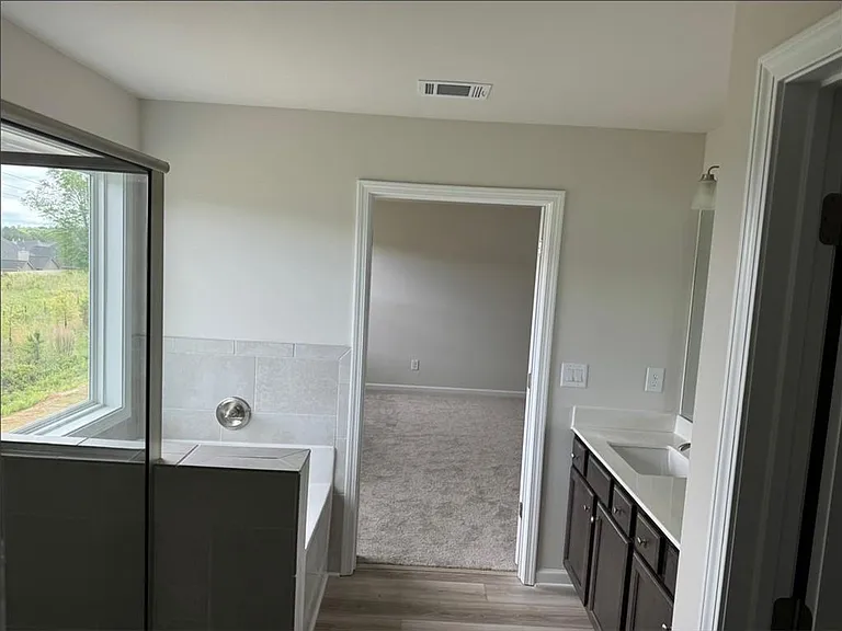 3250 Westgate Park Dr — Photo 8