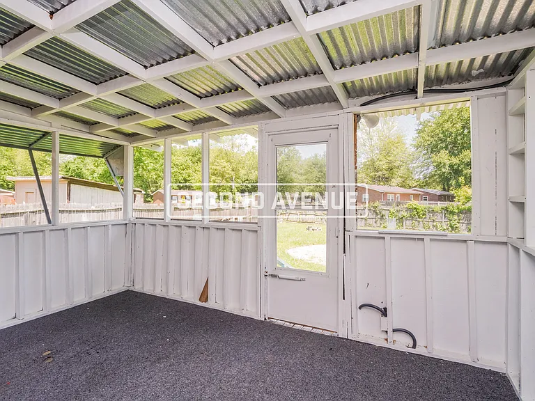6111 Trena Trl — Photo 15