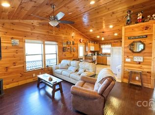383 Blue Mist Mountain Rd, Bryson City, NC 28789