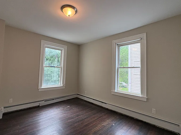 24 Oak - Blue Pod — Photo 14