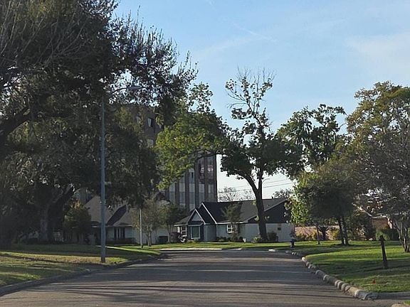 5th image of 2315 Brookmere Dr