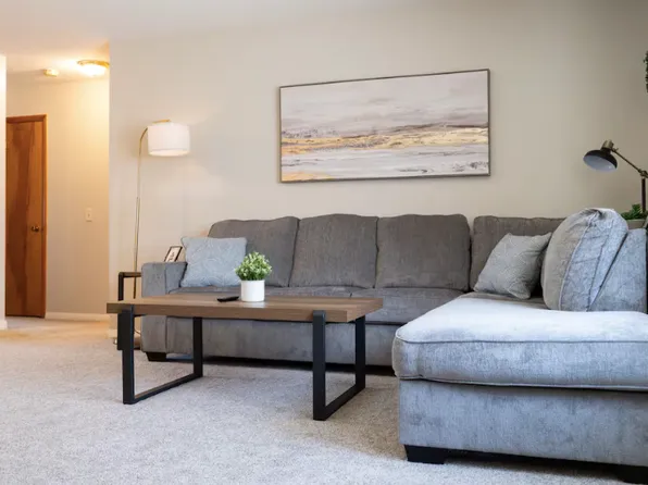 (undisclosed Address), Syracuse, NY 13208