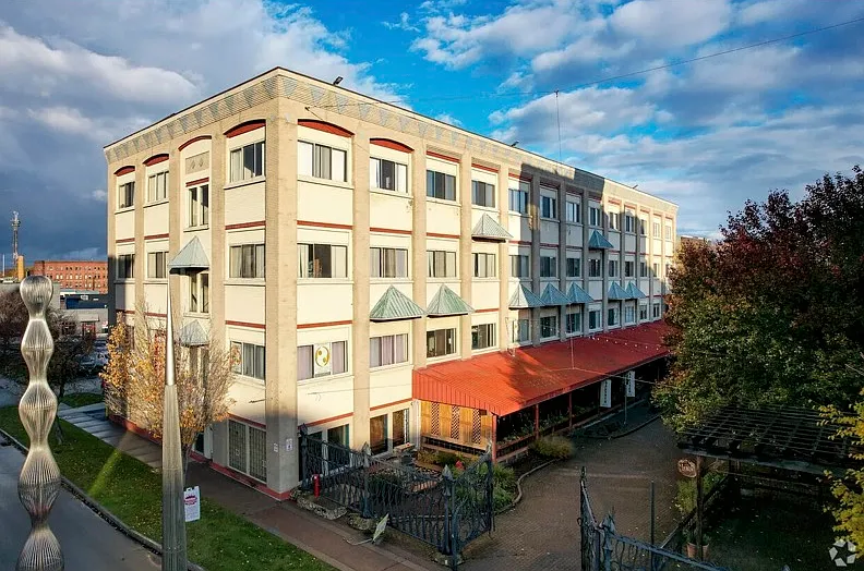 302 N Goodman