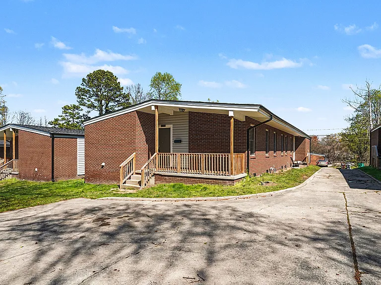 511 Saunders Pl #B — Photo 15