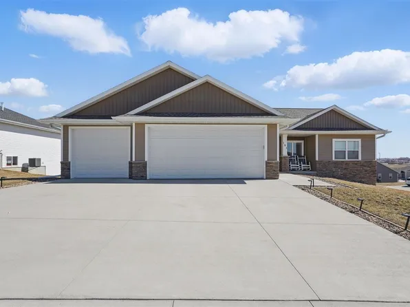 181 Rogers Dr, Williamsburg, IA 52361