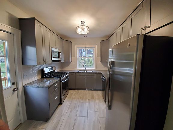 5th image of 2535 Miller Ave NW