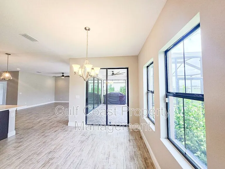 12664 Oak Hill Way — Photo 8