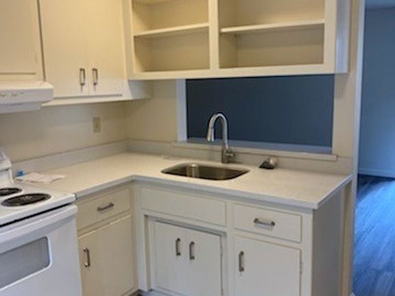 5th image of 1463 Oak Grove Ave APT 6