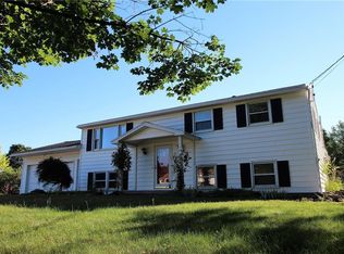 12 Euclid Dr, Macedon, NY 14502