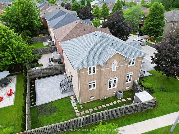 3rd image of 2485 Blue Holly Cres