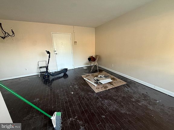2nd image of 1031 Michigan Ave NE APT 4
