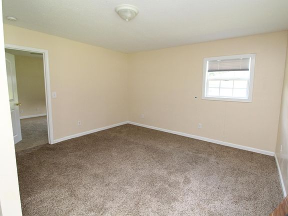 3rd image of 91 E Fork Dr APT 4