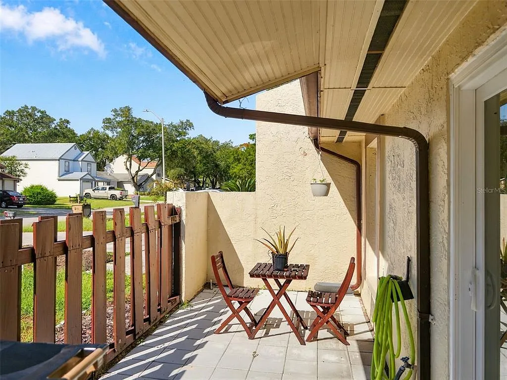 2 bed, 2.0 bath, 1050 sqft, $1,700 — Photo 3