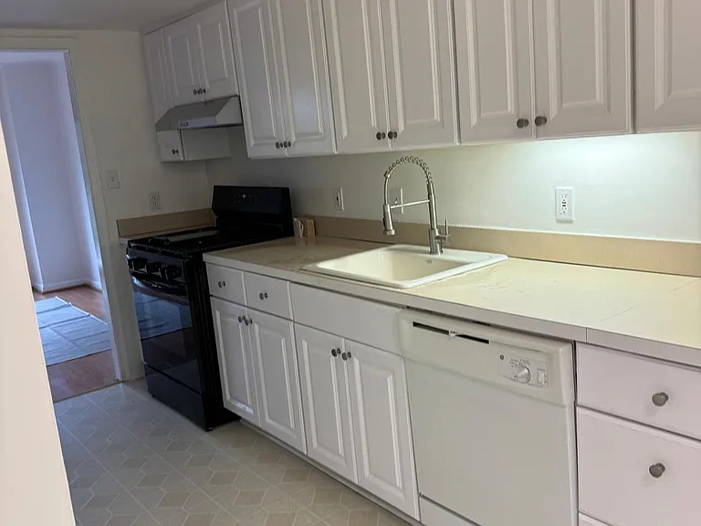 5944 Westchester Park Dr — Photo 6