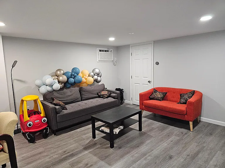 326 Hamilton St — Photo 9