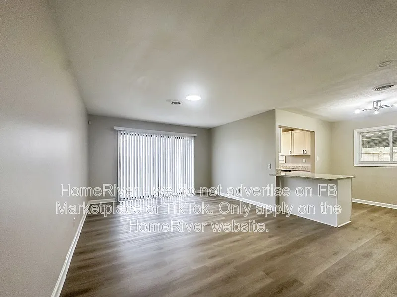 2 bed, 1.0 bath, 1000 sqft, $1,495 — Photo 2