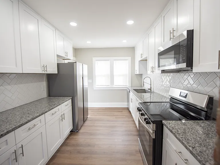 2112 Lincoln Ave — Photo 7