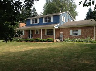 430 Walnut Rdg, Milford, MI 48381