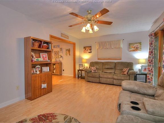 4th image of 1083 Greenland Cir