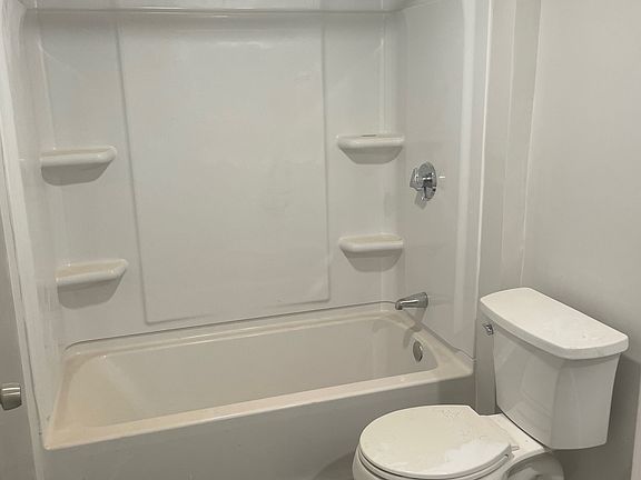 2nd image of 600 Essex Ave #1