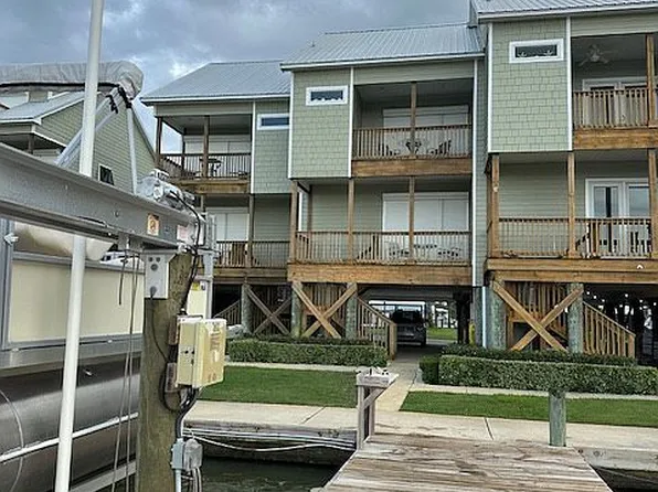 918 Delchamps Ave Unit 4E, Dauphin Island, AL 36528