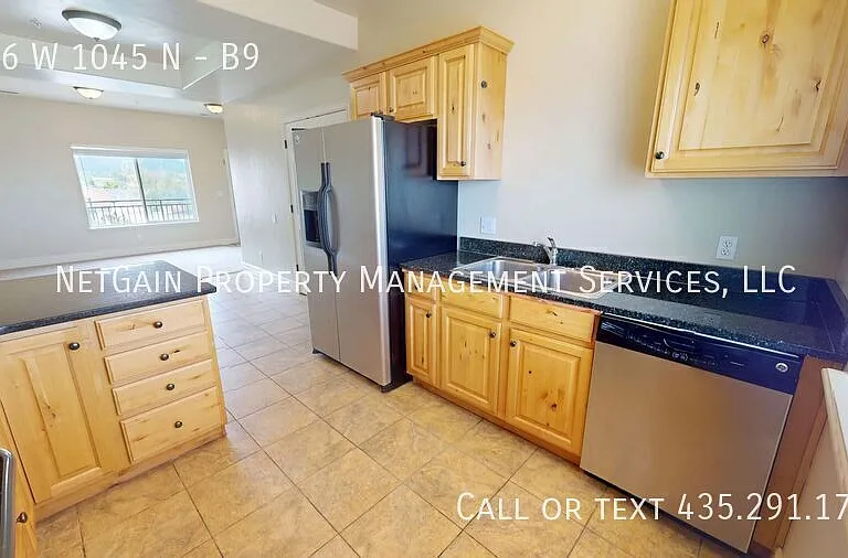 576 W 1045 N #B9 — Photo 5