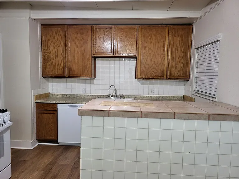 300 Utah St — Photo 28