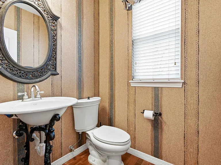 11865 E Maplewood Ave — Photo 16