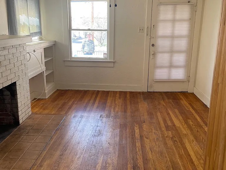 334 N Vine Ave — Photo 9
