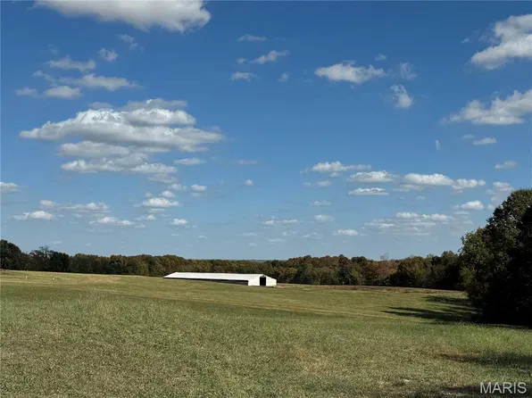 564 Cave Farm Rd, Troy, MO 63379