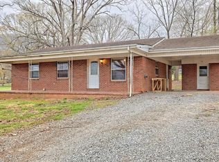 738 Bugscuffle Rd, Hiawassee, GA 30546