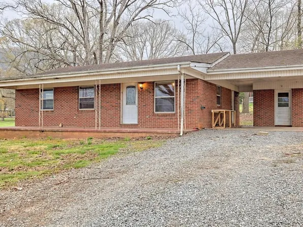 738 Bugscuffle Rd, Hiawassee, GA 30546
