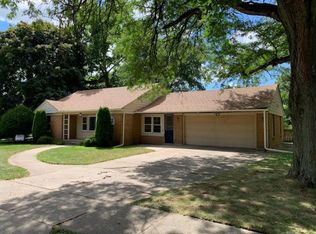 1504 Westchester Dr, Rockford, IL 61107