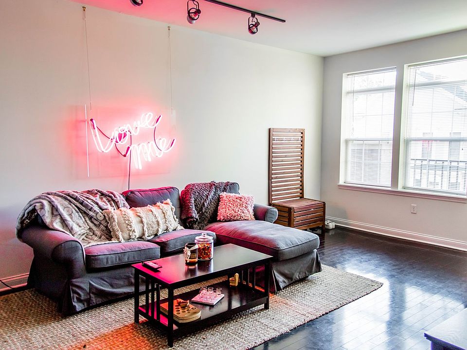 1st image of 501 N Walnut St #17582131