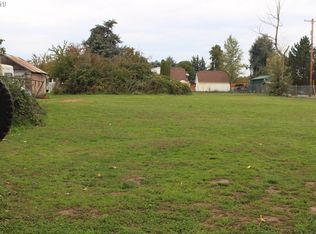 13051 Blackberry Ln, Hubbard, OR 97032