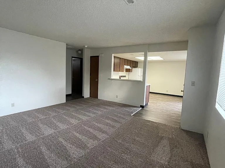 2604 Wilson Ave — Photo 2