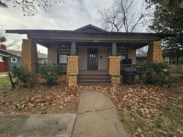 2915 N Harvey Pkwy — Photo 34