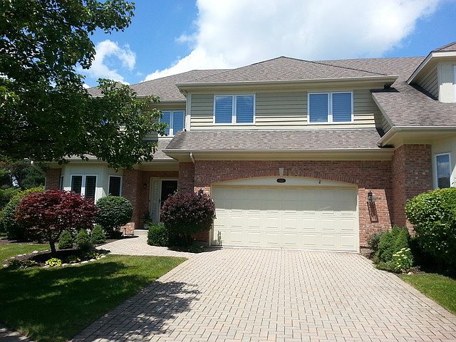 1st image of 821 Pinegrove Ct