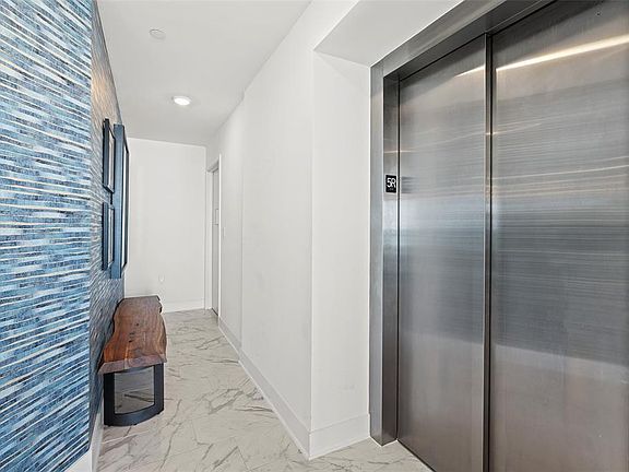 5th image of 15 Avalon St #502