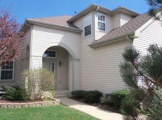 401 Barnwood Ct, Round Lake, IL 60073